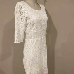 White dress 3/4 sleeves